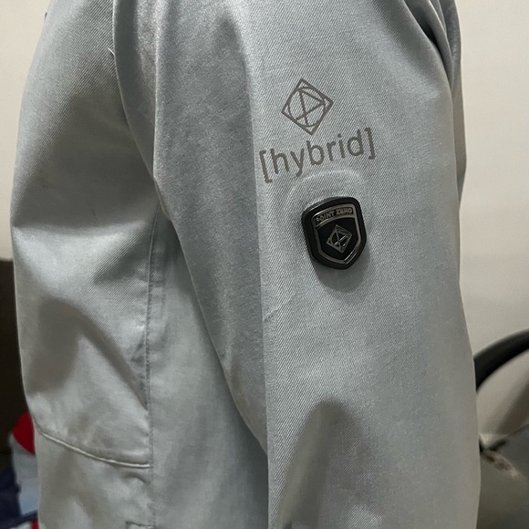 Point zero jacket. The jacket is water resistant to shield you in outdoor - Picture 6 of 6